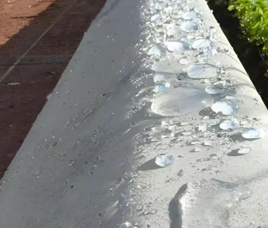 新龙镇硅烷浸渍涂料在混凝土保护中的应用